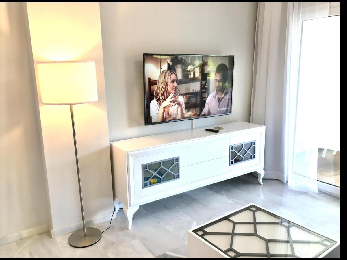 Apartment Mi Capricho 3-5 Beachfront- With Sea Views In Costa Del Sol